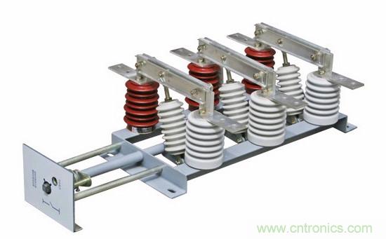 高壓斷路器的操作結構有哪幾種？和隔離開關有什么區(qū)別？